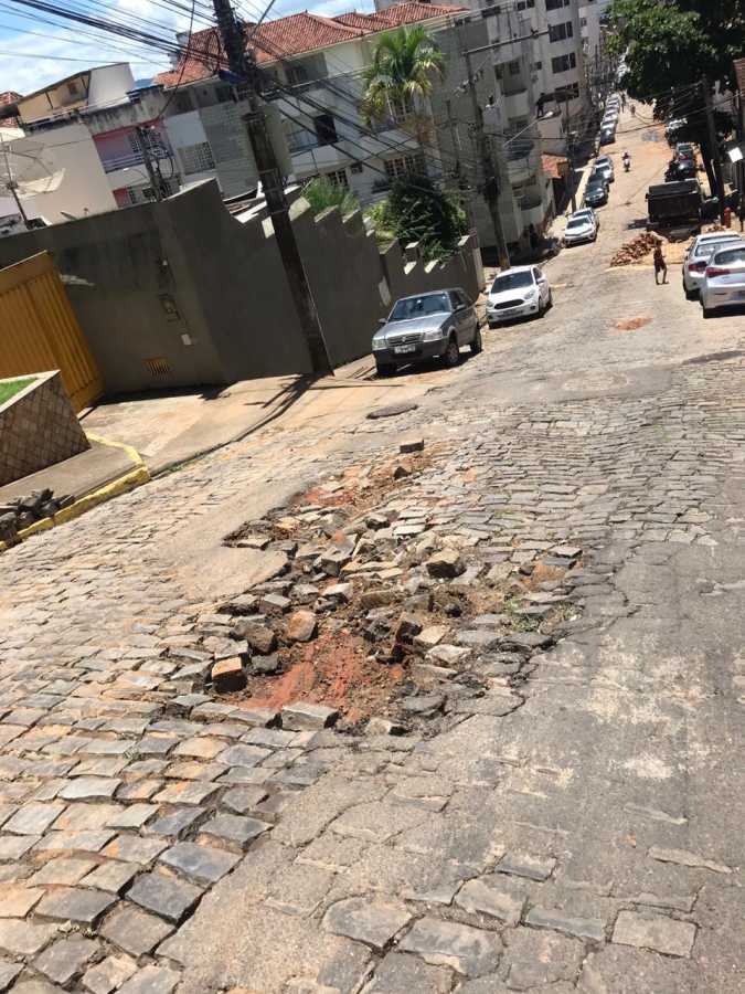 Itaperuna Sexta Feira Morador Reclama De Buraco Na Subida Da