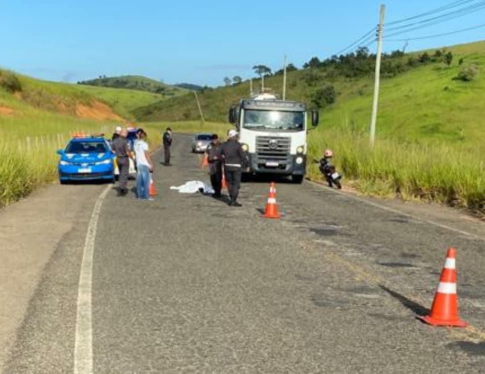 LAMENTÁVEL Jovem morre em acidente entre Venâncio Itaperuna e Laje