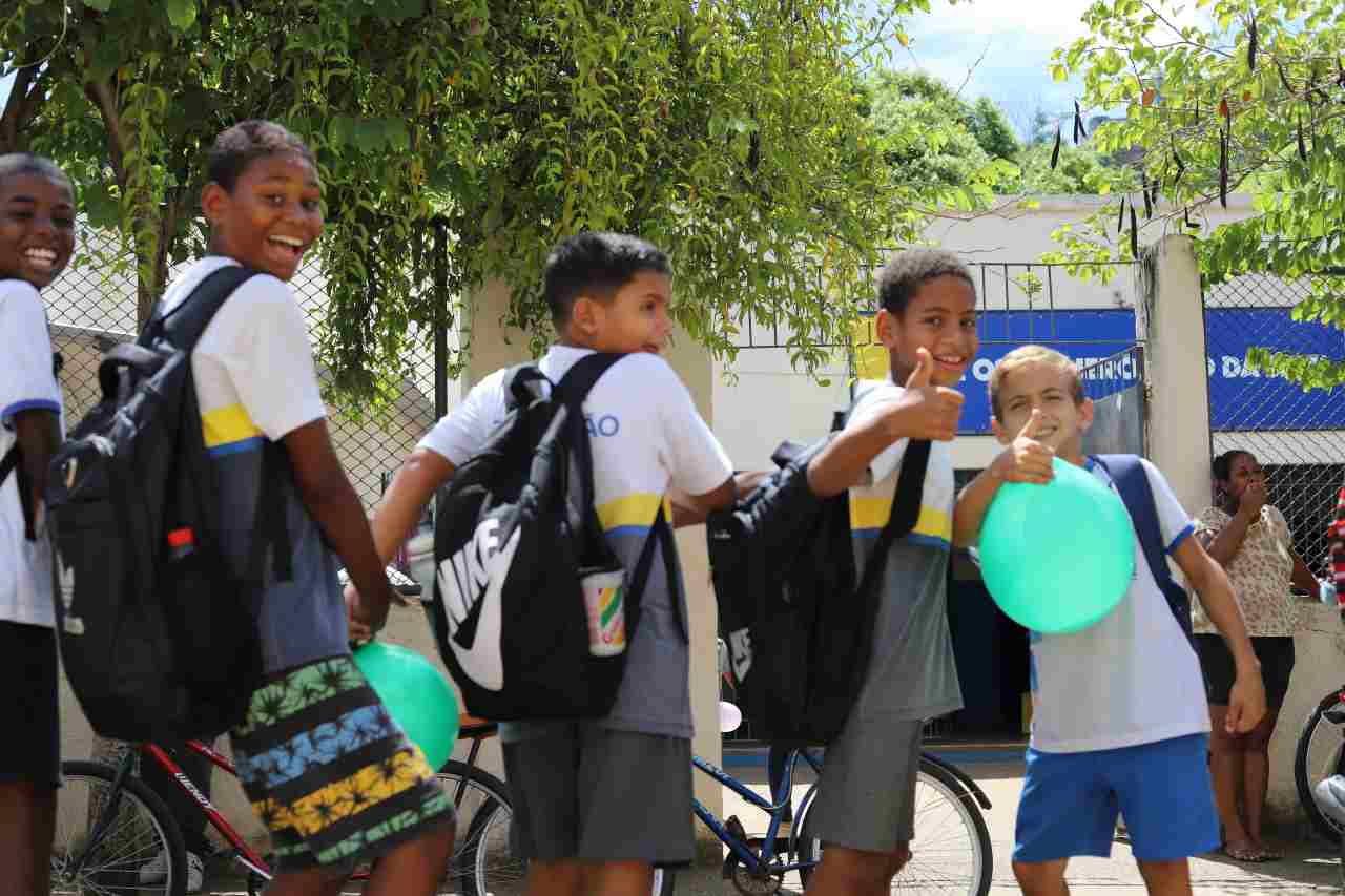 Segunda Feira Escola Municipal Oscar Jer Nimo Comemorou O Dia